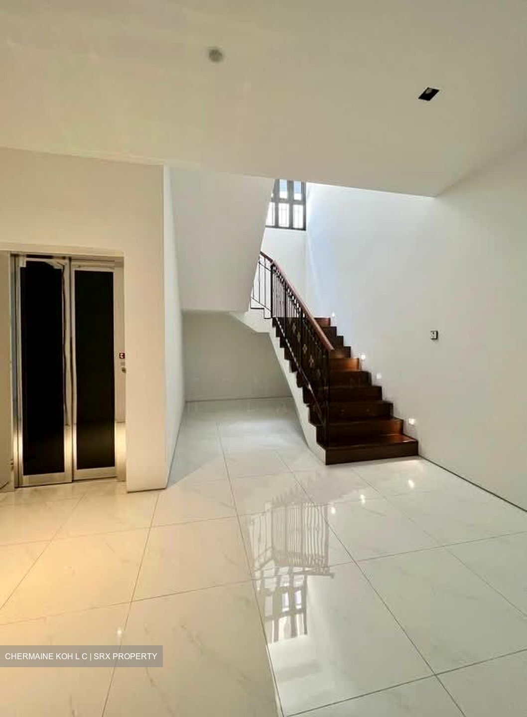 Mountbatten Road (D15), Terrace #528290591